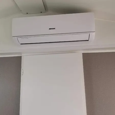 Mobil Climatise Chez Mickael Et Laetitia 营地 纳博讷