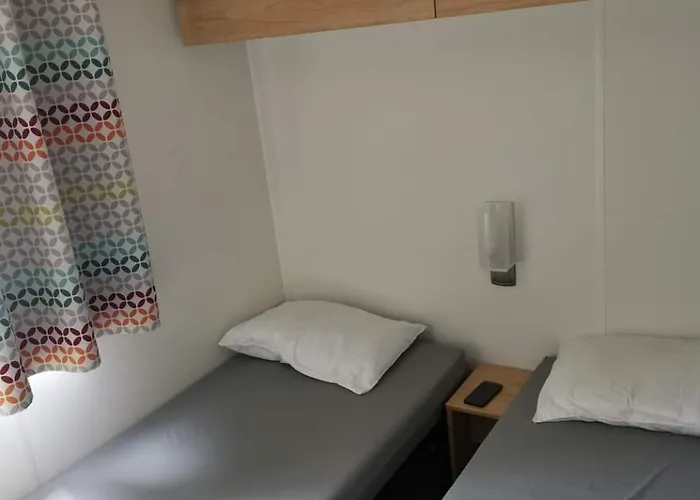 Mobil Climatise Chez Mickael Et Laetitia * Narbonne